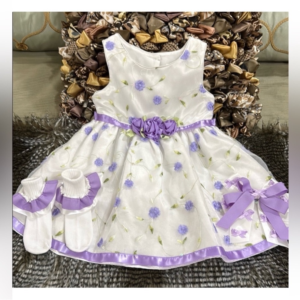 Youngland kids dress size 2T & socks and bow price is firm